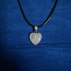 A pink hue hart pendant‎ necklace.